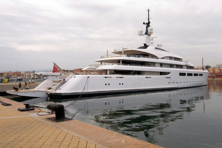 The 96m Yacht VAVA II