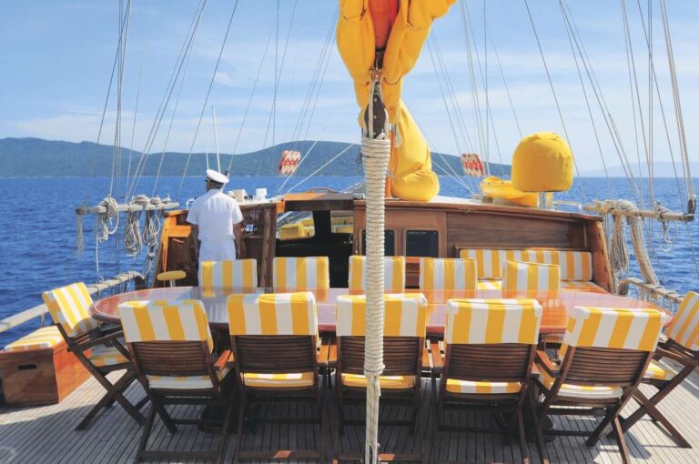 Aft deck dining