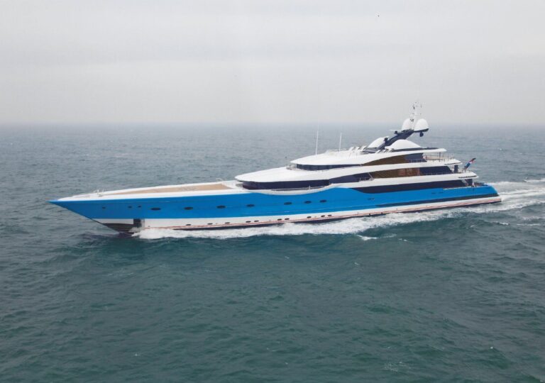 The 99m Yacht MADAME GU