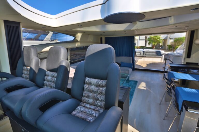 Helm seats