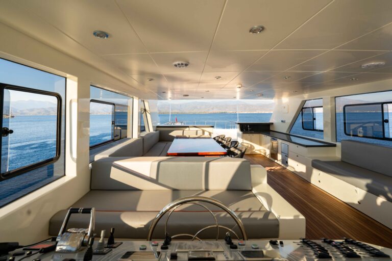 Upper deck