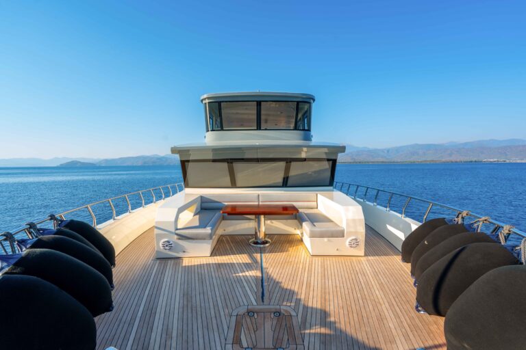 Bow seating