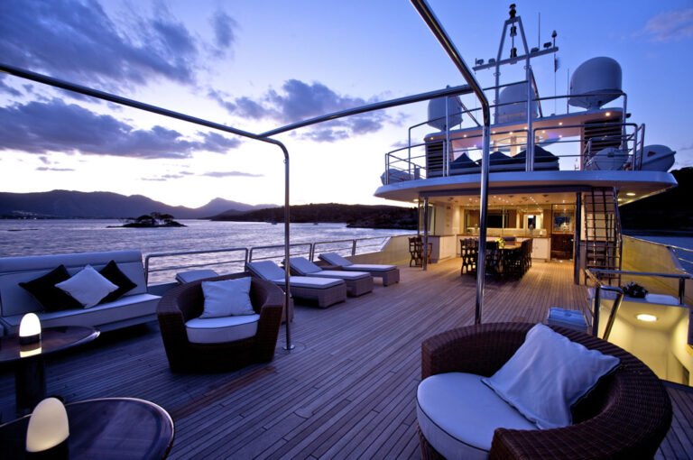 ACHILLIES - Bridge Aft