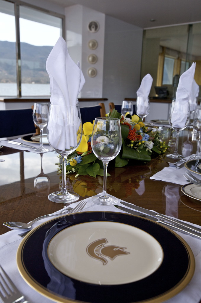 ACHILLIES - Dining Detail