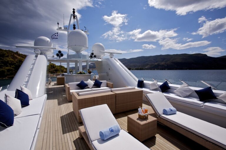 ACHILLIES - Sun Deck