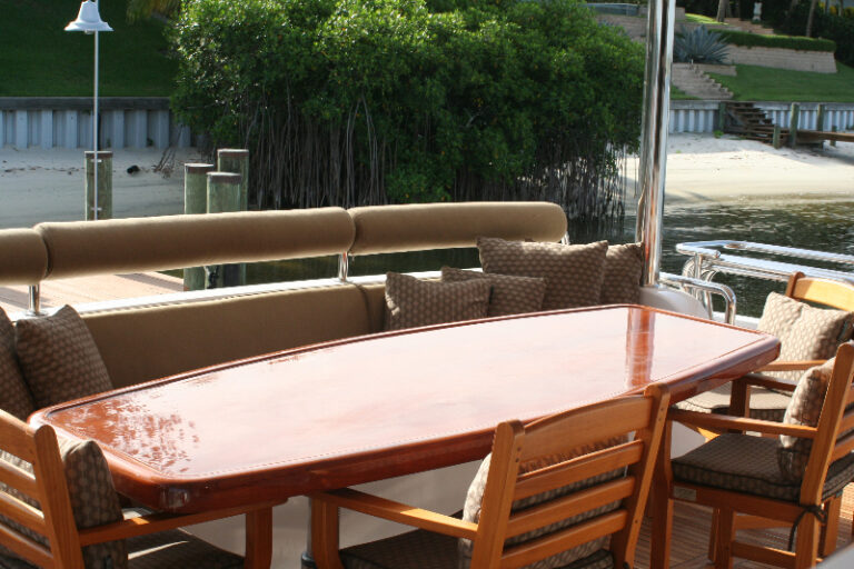 ACQUAVIVA Alfresco dining