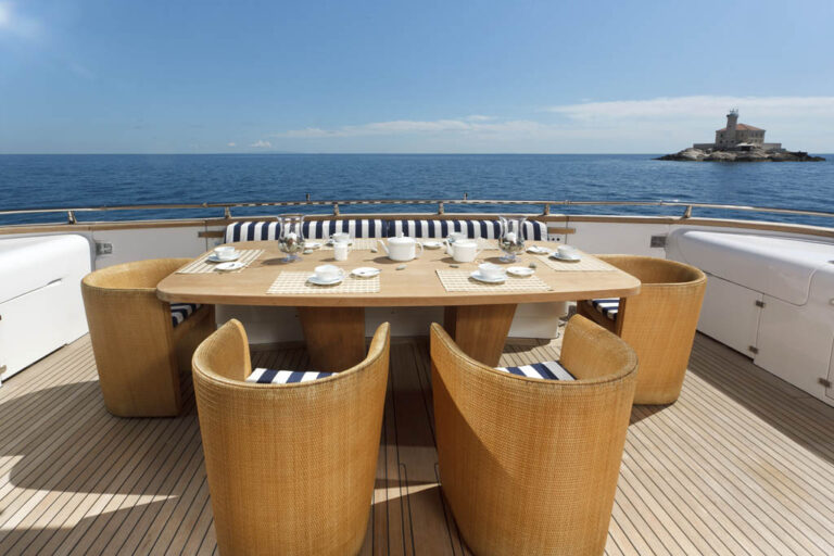ADRIATIC BLUES - Alfresco dining
