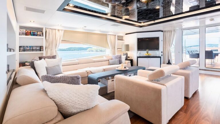 AFRICA I Interior - Upper Deck Salon