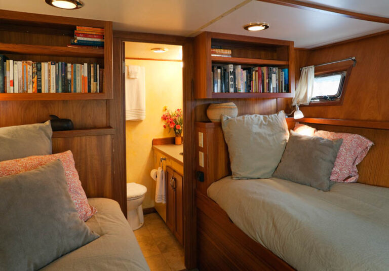 ALASKAN STORY twin guest cabin