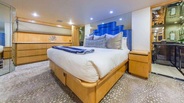 ALEXANDRA JANE Interior - Master Cabin