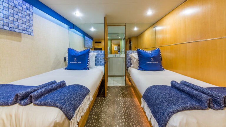 ALEXANDRA JANE Interior - Twin Cabin