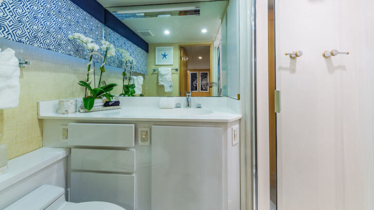 ALEXANDRA JANE Interior - Twin Ensuite