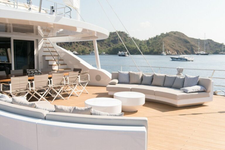 Aft Deck Seating