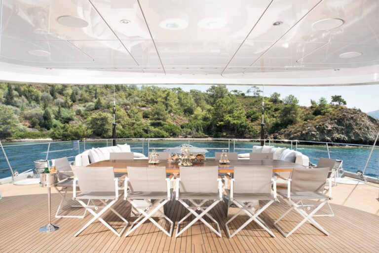 Alfresco Dining