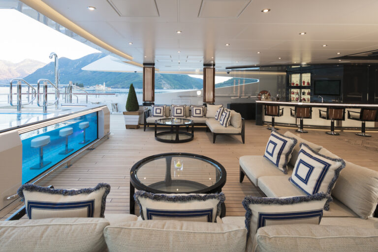 Main deck aft