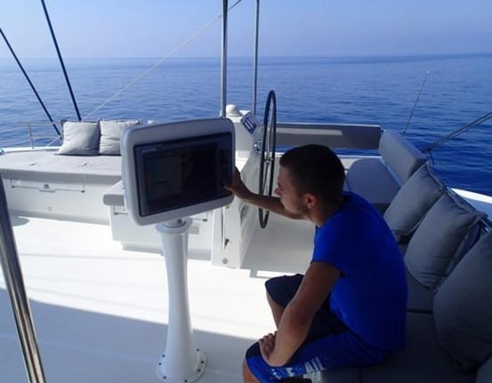 AMAZING - Nav gear on flybridge