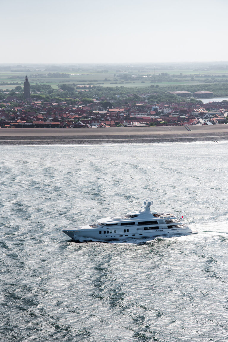 AMELS 220 AURORA BOREALIS -cruising Aerial