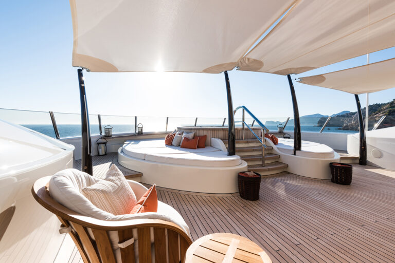 Sundeck Jacuzzi