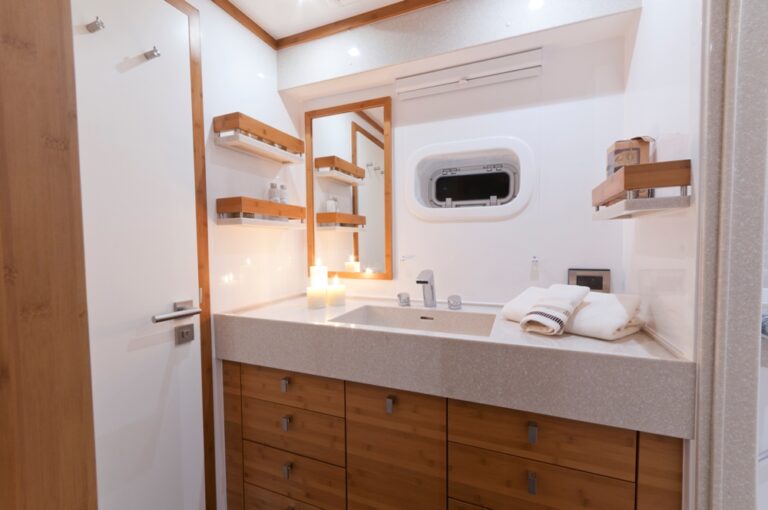 ANINI Bathroom