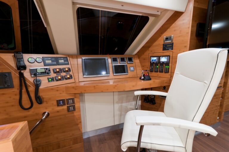 ANINI Helm Station