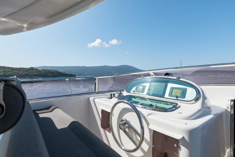 Sundeck helm