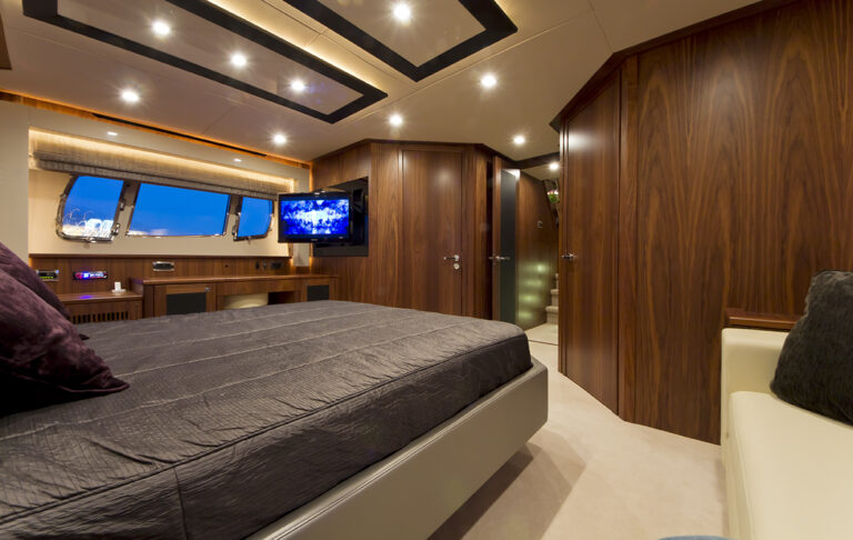 AQUA BLUE Ireland - Master Cabin