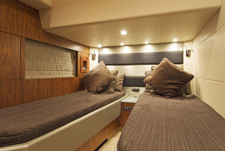 AQUA BLUE Ireland - Twin Cabin