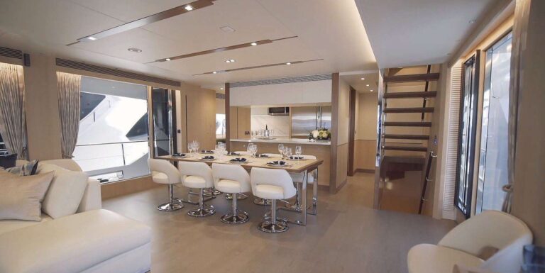 AQUA LIFE Interior - Dining Area