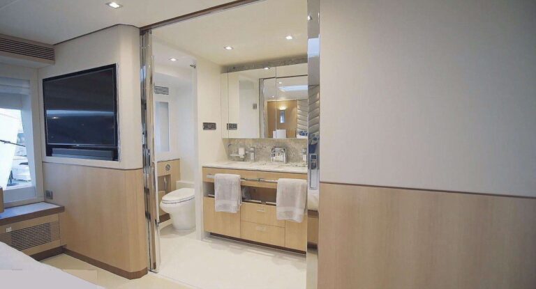 AQUA LIFE Interior - Master Ensuite