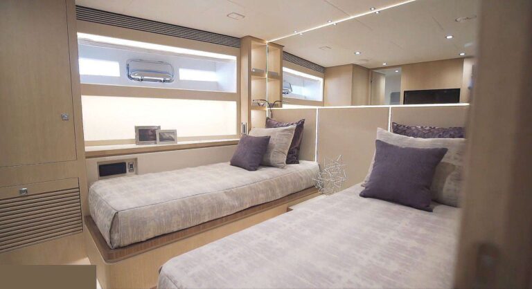 AQUA LIFE Interior - Twin Cabin