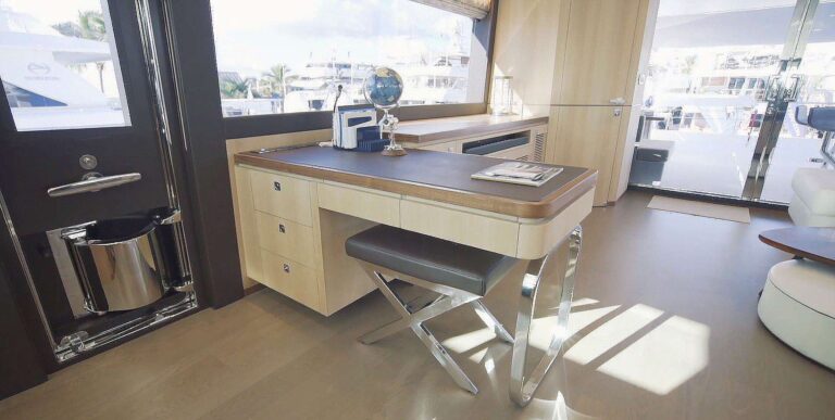 AQUA LIFE Interior - Upper Deck Desk Area