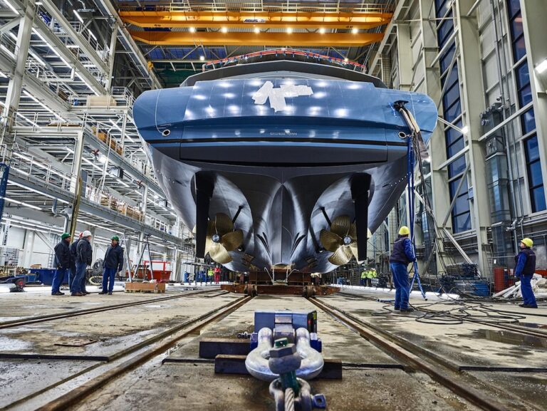 A&R 98m AVIVA