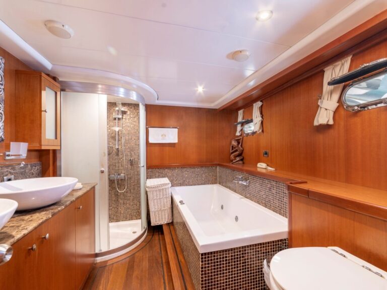 Master Ensuite