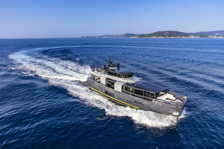 ARCADIA 105 Superyacht