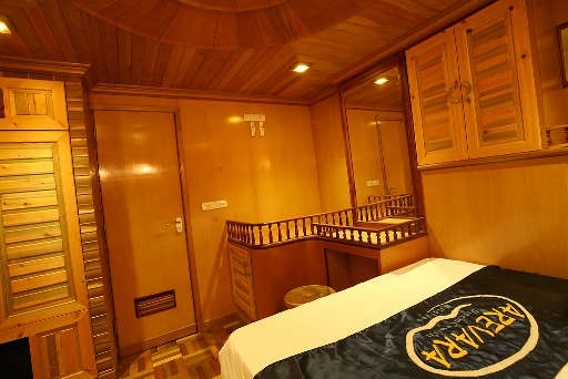 AREVARA -  Mini bar and storage