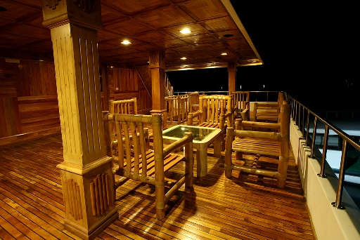 AREVARA - Upper deck exterior 2