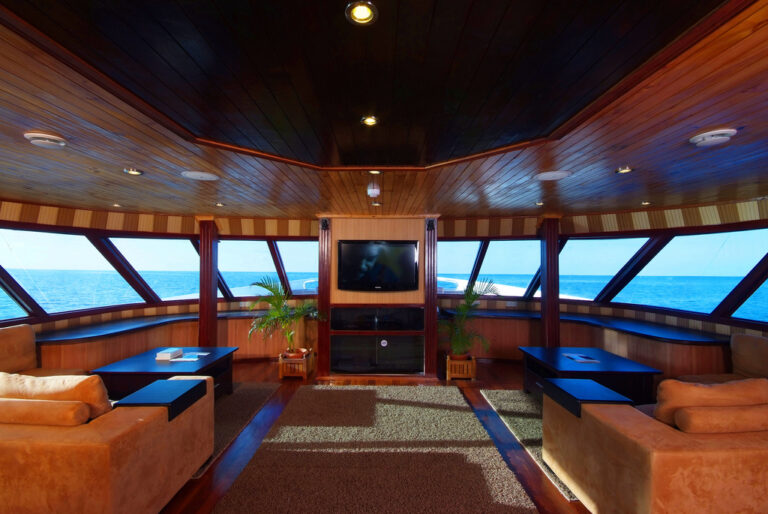 ARK ROYAL Lounge