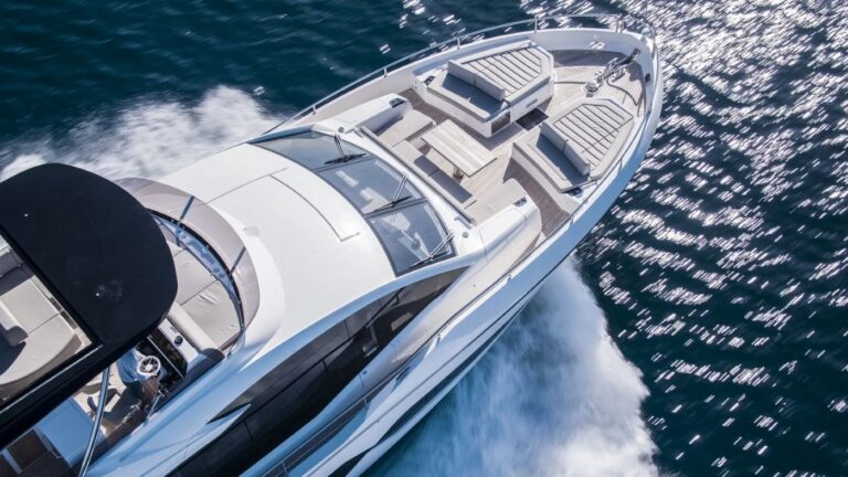 Foredeck Relaxation Area