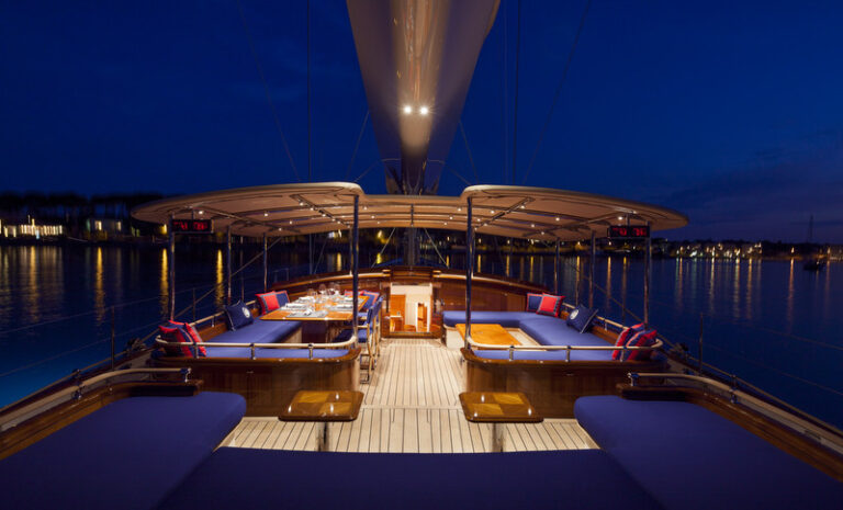 ATALANTE Yacht by night - Exterior - Photo by Silken