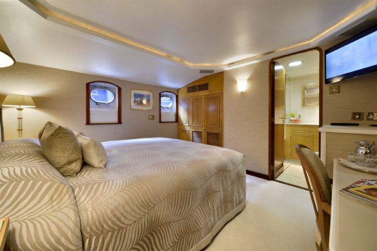 ATLANTIC GOOSE -  Guest Cabin