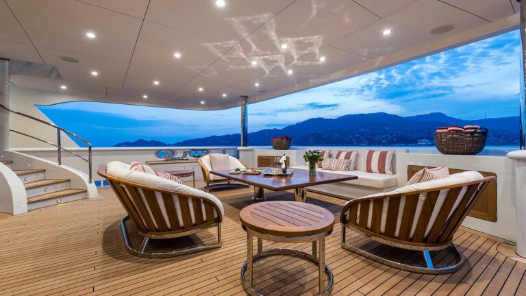 Exterior - Aft Deck Seating