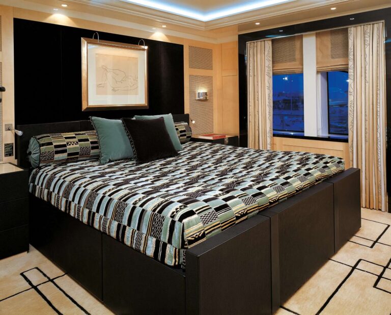 AVANTI Interior - Cabin