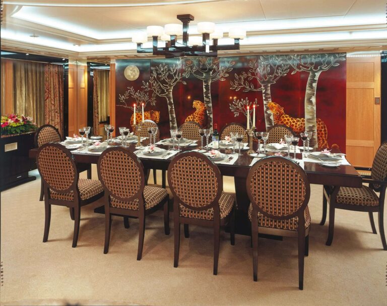AVANTI Interior - Dining Area