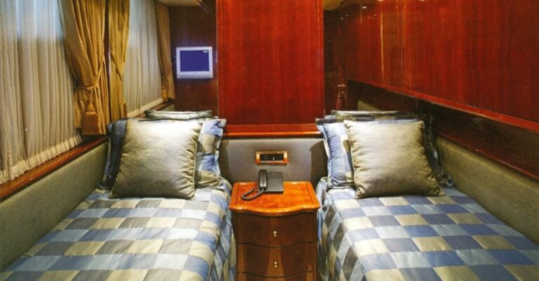 Twin Cabin