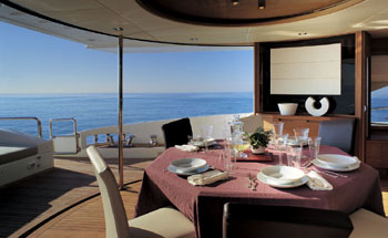 AZIMUT 98 - Aft Dining