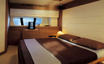 AZIMUT 98 - VIP Cabin