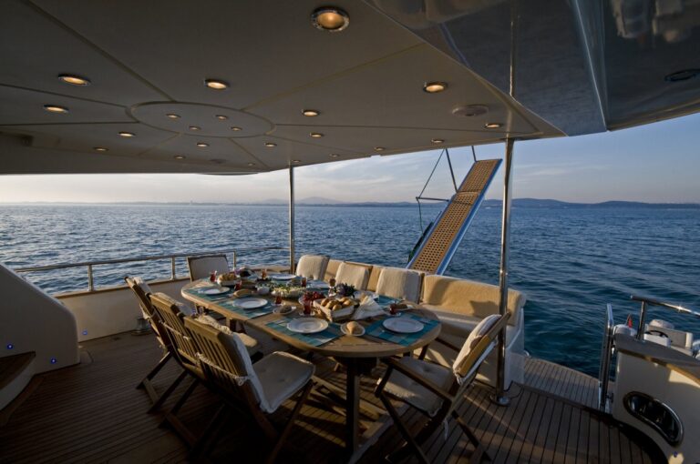 Alfresco Dining