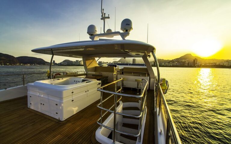Aboard ZAPHIRA superyacht - Image credit to Alberto de Abreu Sodre