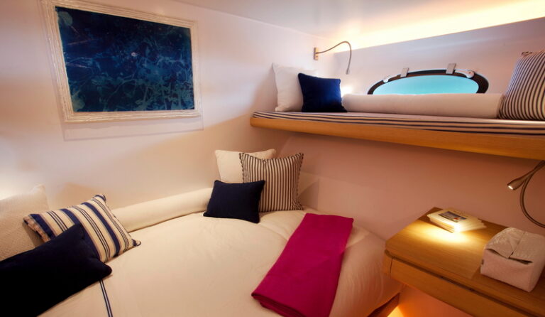 Adastra Yacht - Guest cabin