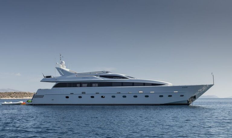 Admiral 32 - Sistership